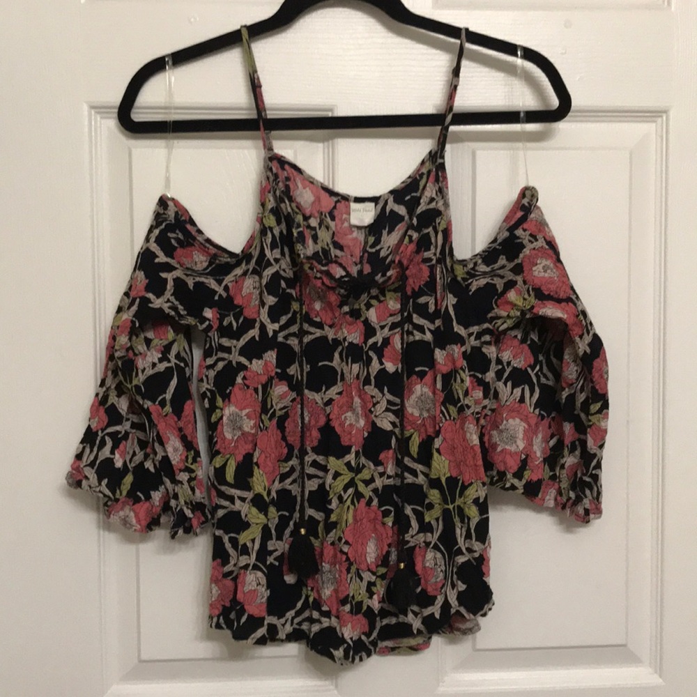 Cold shoulder top